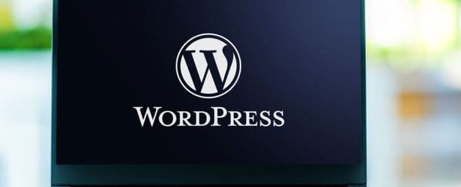 Laptop mit WordPress Seite